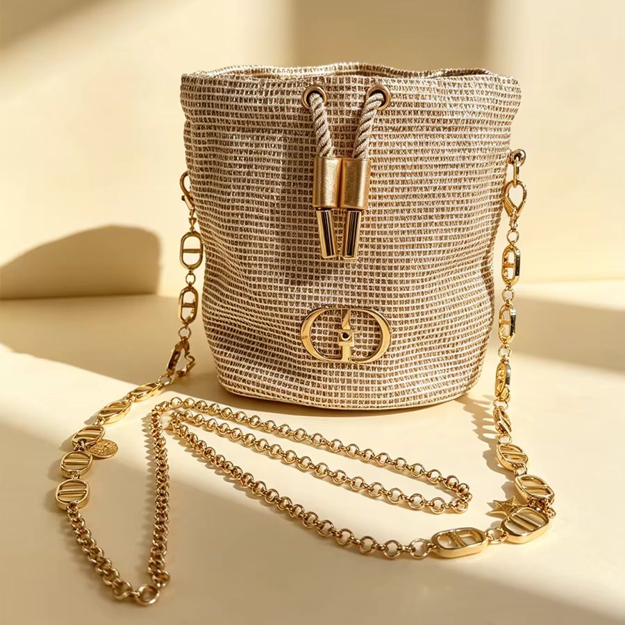 Beauty Makeup Dior - Bolsa Dior com textura tecida brilhante,